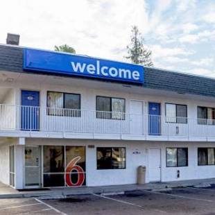 Фотографии гостиницы 
            Motel 6-Porterville, CA