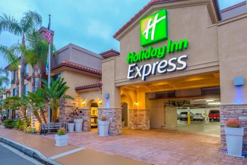 Фотография гостиницы Holiday Inn Express San Diego - Sea World Area, an IHG Hotel