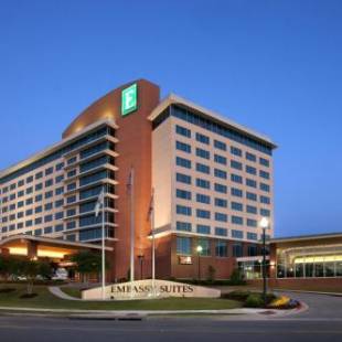 Фотографии гостиницы 
            Embassy Suites Huntsville