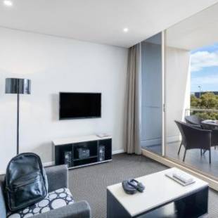 Фотографии гостиницы 
            Meriton Suites North Ryde