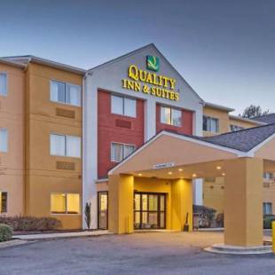 Фотографии гостиницы 
            Quality Inn & Suites Birmingham - Highway 280