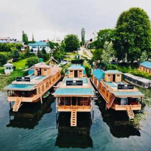 Фотографии гостиницы 
            New Jacquline Heritage Houseboats