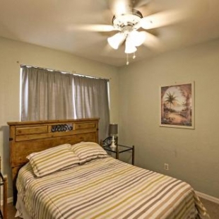 Фотография гостевого дома Pet-Friendly Daytona Beach Home, Walk to the Ocean