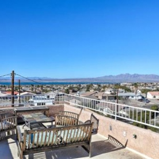 Фотография гостевого дома Lake Havasu City Home with Rooftop Deck and Mtn Views!