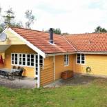 Фотография гостевого дома Four-Bedroom Holiday home in Oksbøl 6