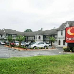 Фотографии гостиницы 
            Econo Lodge Chesapeake Route 13 and I-464