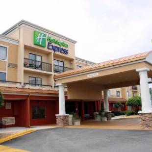 Фотографии гостиницы 
            Holiday Inn Express Tifton, an IHG Hotel