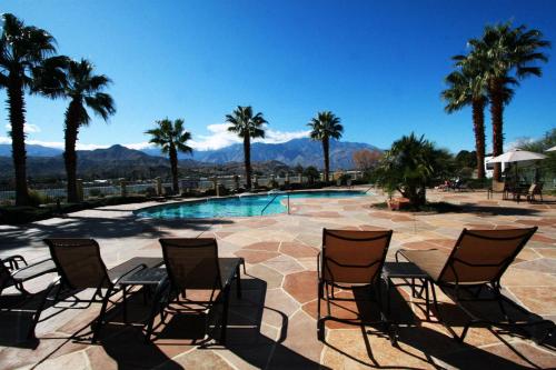 Фотография гостиницы Holiday Inn Express Hotel & Suites Cathedral City - Palm Springs, an IHG Hotel