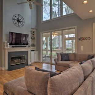 Фотография гостевого дома Home Overlooking Lake Oconee with Resort Amenities!