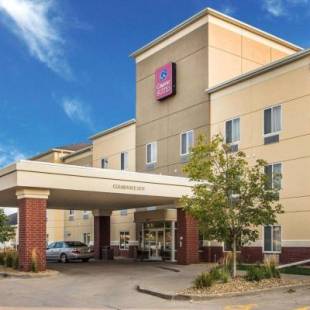 Фотографии гостиницы 
            Comfort Suites Coralville I-80