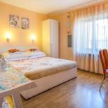 Фотография гостевого дома Double Room Vrbnik 5302b