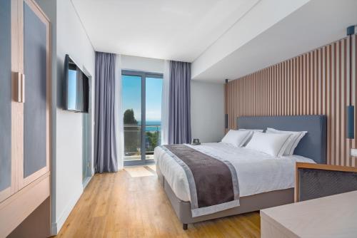 Фотография гостиницы Glyfada Riviera Hotel