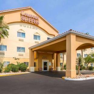 Фотографии гостиницы 
            Comfort Suites Peoria Sports Complex