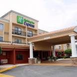 Фотография гостиницы Holiday Inn Express Tifton, an IHG Hotel