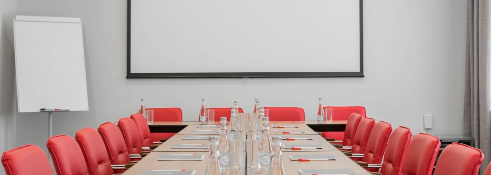 Фотография конференц-зала Конференц-зал №1 | Грин Парк Отель на 55 человек