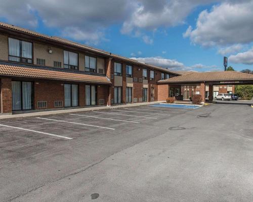 Фотография мотеля Comfort Inn Kingston Highway 401
