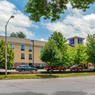 Фотография гостиницы Sleep Inn & Suites Airport Milwaukee