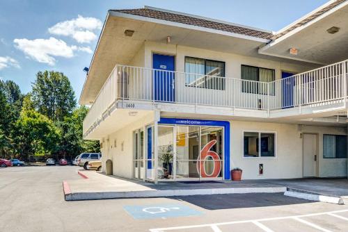 Фотографии гостиницы 
            Motel 6-Troutdale, OR - Portland East