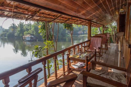 Фотографии гостиницы 
            Malayalam Lake Resort