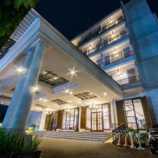Фотографии гостиницы
Royal Hotel Bogor