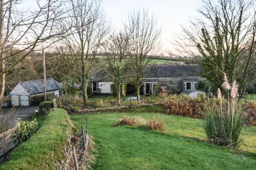 Фотография гостевого дома Lower Trengale Farm Holiday Cottages