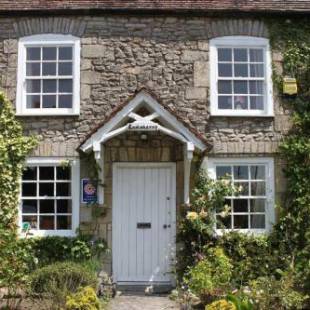 Фотографии гостевого дома 
            Enniskerry - The Loves Cottage