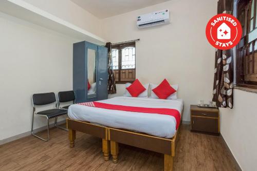 Фотографии гостиницы 
            OYO 15847 Hotel Mathura Lodging