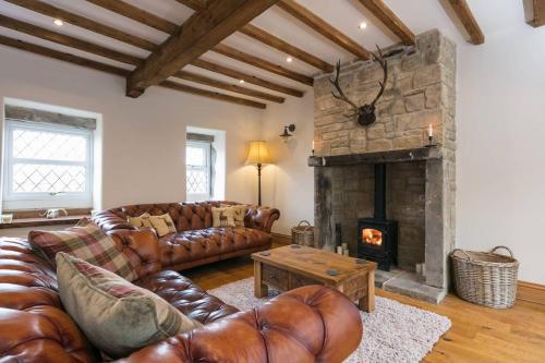 Фотография гостевого дома Stunning Blackberry Cottage with Log Burner - located on Haworth Main Street