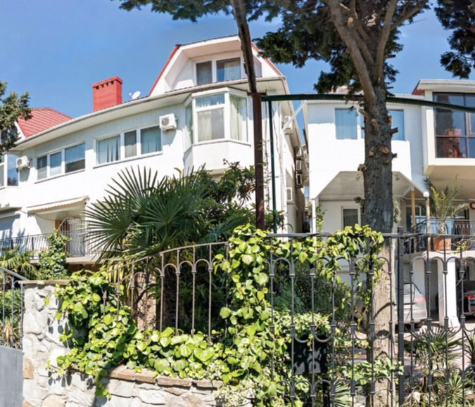 Фотография гостевого дома Массандра Славянская