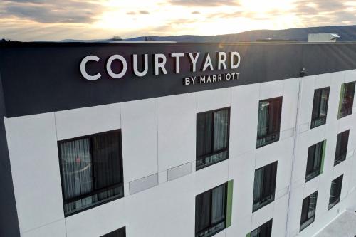 Фотография гостиницы Courtyard by Marriott Southington