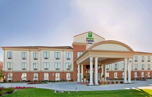 Фотография гостиницы Holiday Inn Express Hotel & Suites St. Charles, an IHG Hotel