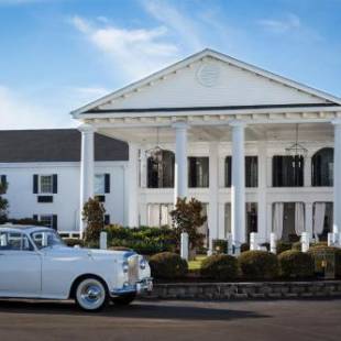 Фотографии гостиницы 
            The Campbell House Lexington, Curio Collection by Hilton