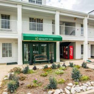 Фотографии гостиницы
Quality Inn Jasper Hwy 78