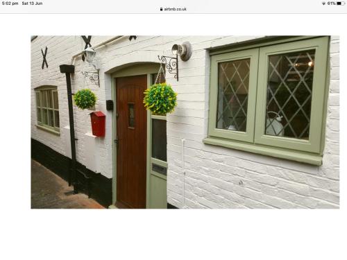 Фотография гостевого дома 1 The Mews Cottages