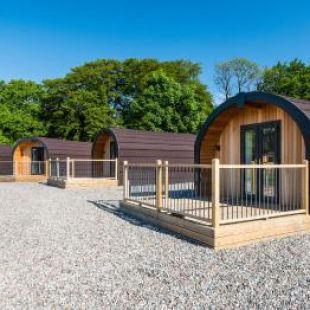 Фотография гостевого дома Weedingshall Lodges