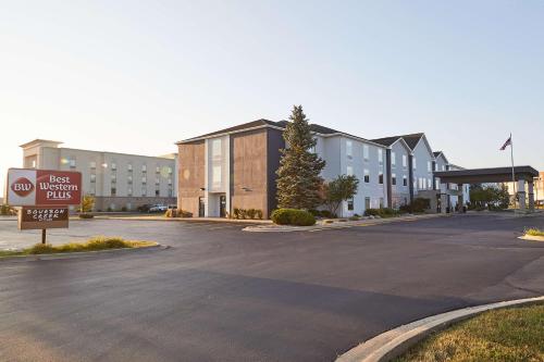 Фотографии гостиницы 
            Best Western Plus Bourbonnais Hotel & Suites