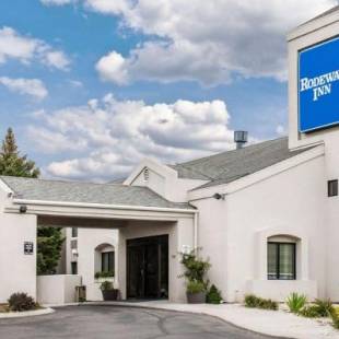 Фотографии гостиницы 
            Rodeway Inn Airport Boise