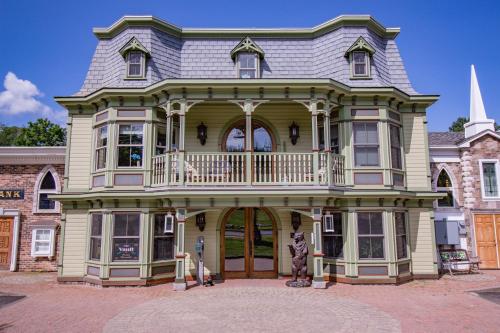 Фотография гостиницы Adventure Suites