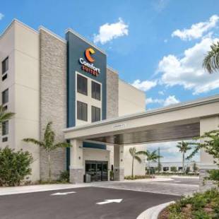 Фотографии гостиницы 
            Comfort Suites Stuart-Hutchinson Island