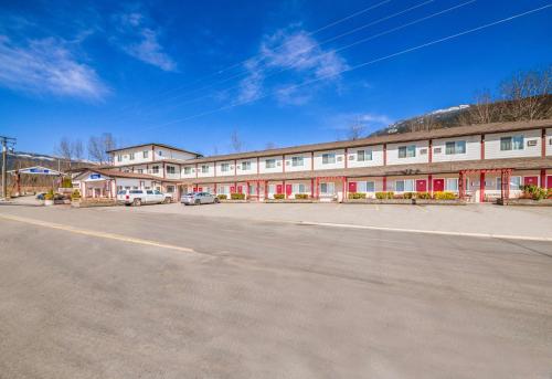 Фотографии гостиницы 
            Motel 6 Revelstoke, Bc