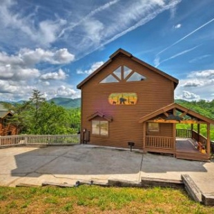 Фотография гостевого дома Private Cabin with Tree Top Mtn Views Pets Welcome