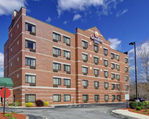 Фотографии гостиницы 
            Comfort Inn Woburn - Boston