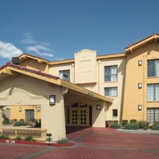 Фотографии гостиницы 
            La Quinta Inn by Wyndham Santa Fe