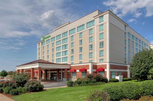 Фотографии гостиницы 
            Holiday Inn University Plaza-Bowling Green, an IHG Hotel