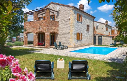 Фотография гостевого дома Three-Bedroom Holiday Home in Vodnjan