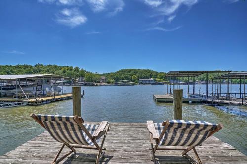 Фотографии гостевого дома 
            Lake of the Ozarks Home with Game Room, BBQ and Dock!