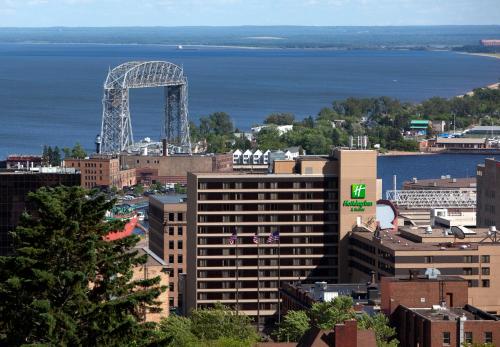 Фотография гостиницы Holiday Inn & Suites Duluth-Downtown, an IHG Hotel