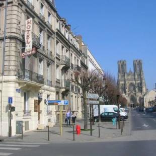 Фотографии гостиницы 
            Hôtel De La Cathédrale