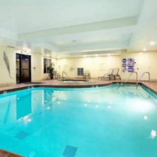 Фотографии гостиницы 
            Holiday Inn Express Lathrop - South Stockton, an IHG Hotel