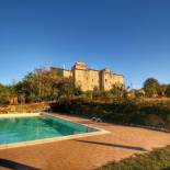 Фотография гостевого дома Stunning Castle in Gualdo Cattaneo with Shared Swimming Pool